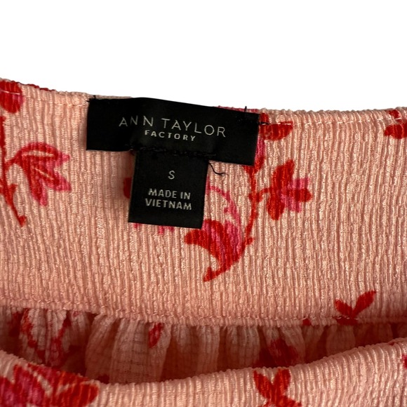 ANN TAYLOR Factory Pink Floral‎ Short Sleeve Peasant Bohemian Blouse, S - Picture 3 of 5